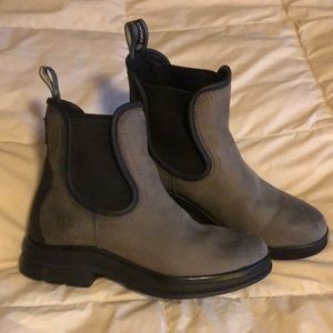 Ariat Keswick chelsea boots, gray and black, size 6.5 / 37.